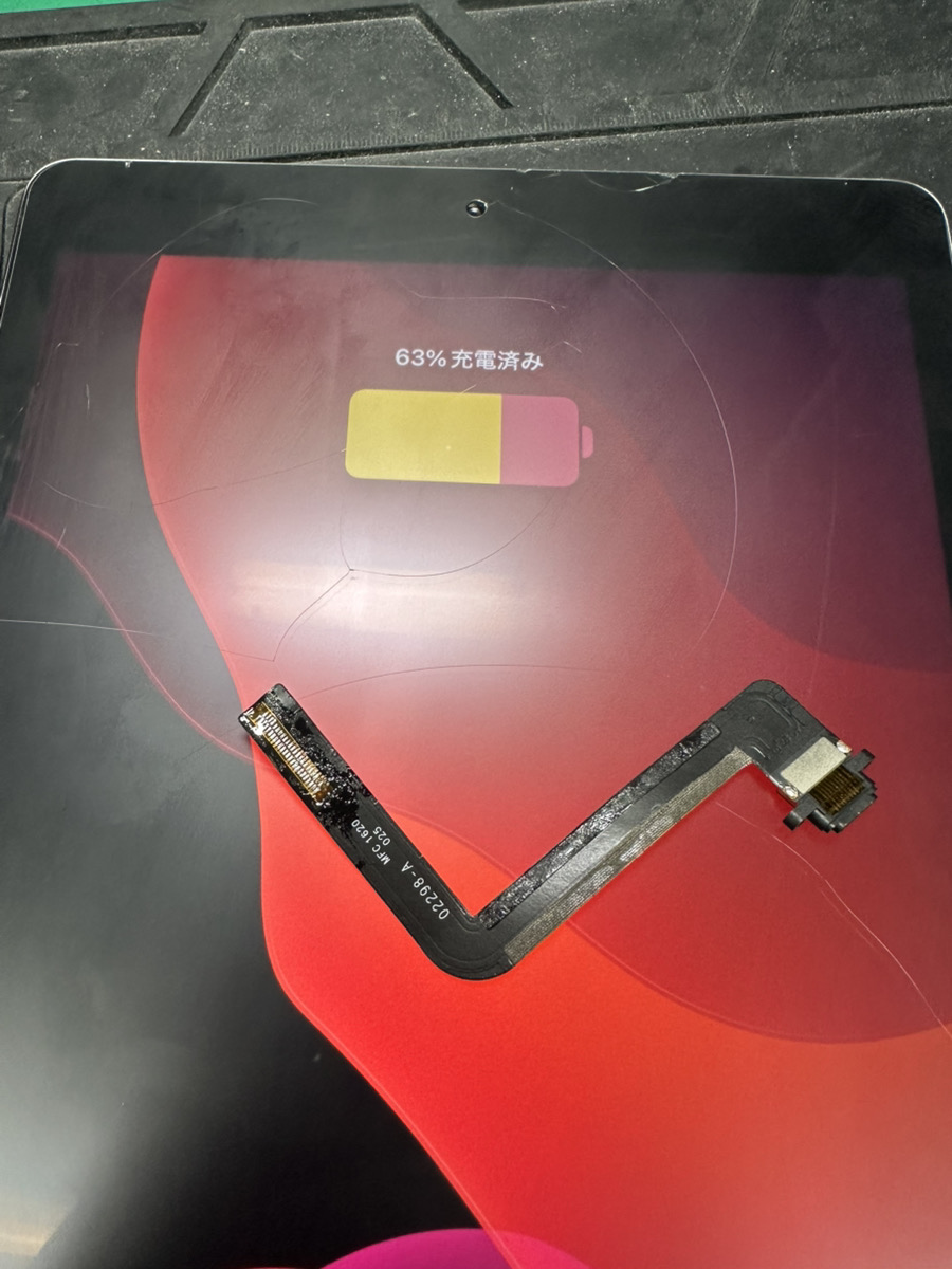 iPhone13のバックパネル交換について