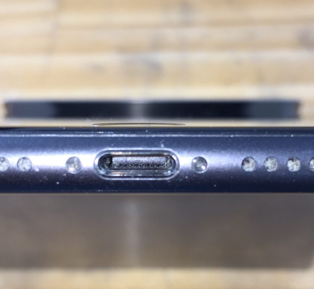 iPhone 8 ドックコネクタ