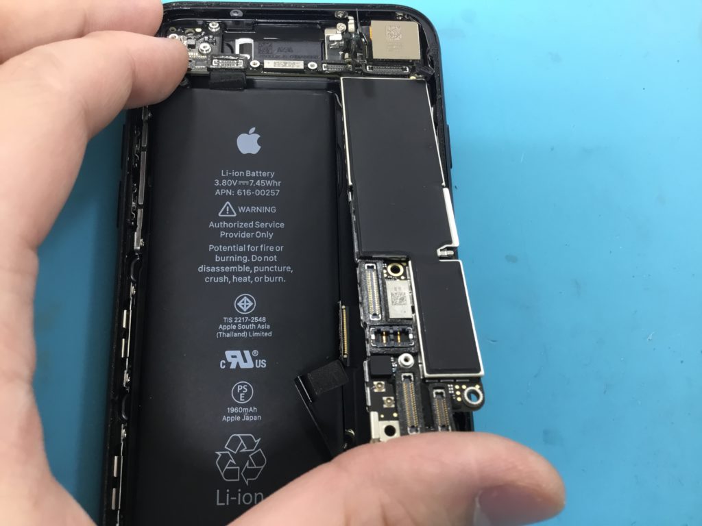 iPhone 8 ドックコネクタ