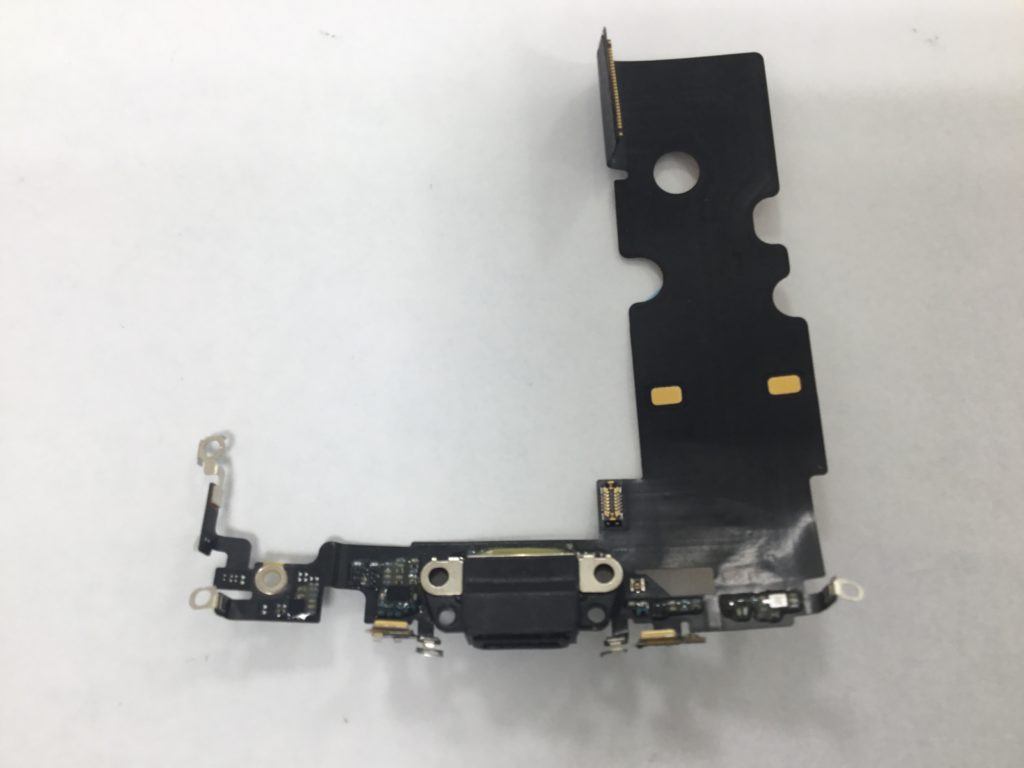 iPhone 8 ドックコネクタ