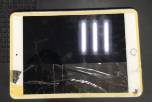 iPad mini5 ガラス割れ+液晶不具合修理について