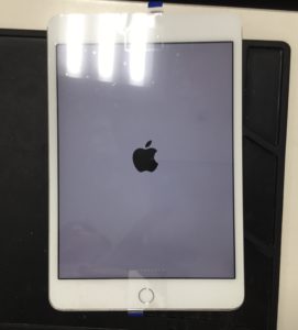 iPad mini5 ガラス割れ+液晶不具合修理について