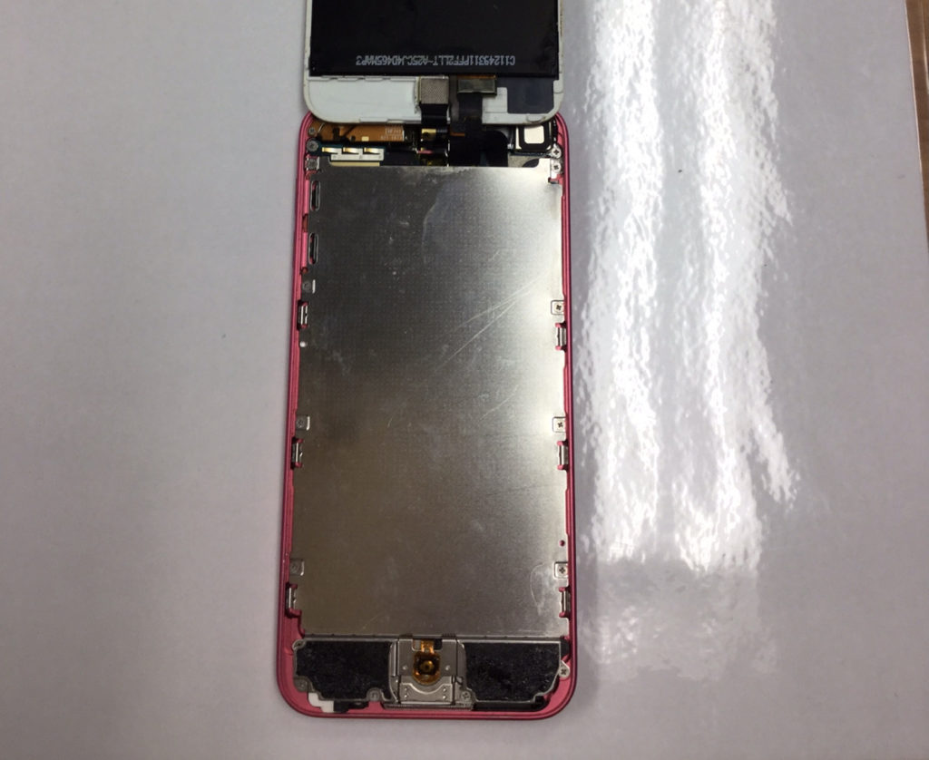 iPod touch 第5世代 分解と修理金額について-モバイアス横浜エキニア店